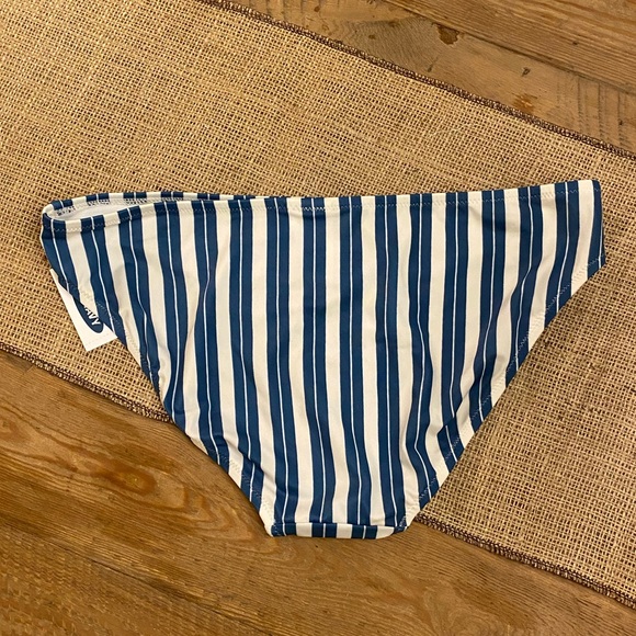☀️3/$25 Bikini bottom - Picture 3 of 4